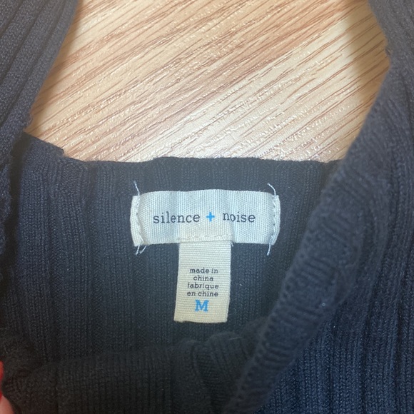 Silence + noise Vivian black Button front sweater bra top URBAN OUTFITTERS - Picture 3 of 4